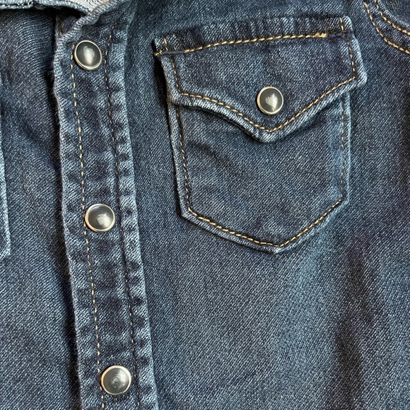 Baby Gap denim button down - Picture 4 of 4